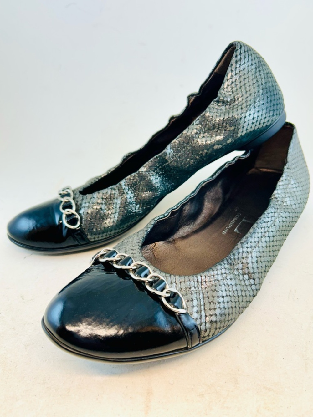 AGL Attilio Giusti Leombruni Pewter Silver Chain Black Cap Toe Ballet Flats 39 9